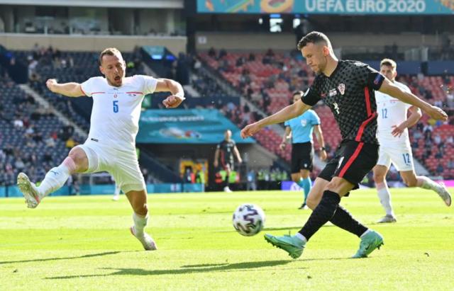 开云小组-佩里西奇：我们今天踢得不好 再不改变就回家了